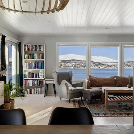 Cozy Home. Fantastic View And Parking Appartamento Tromsø